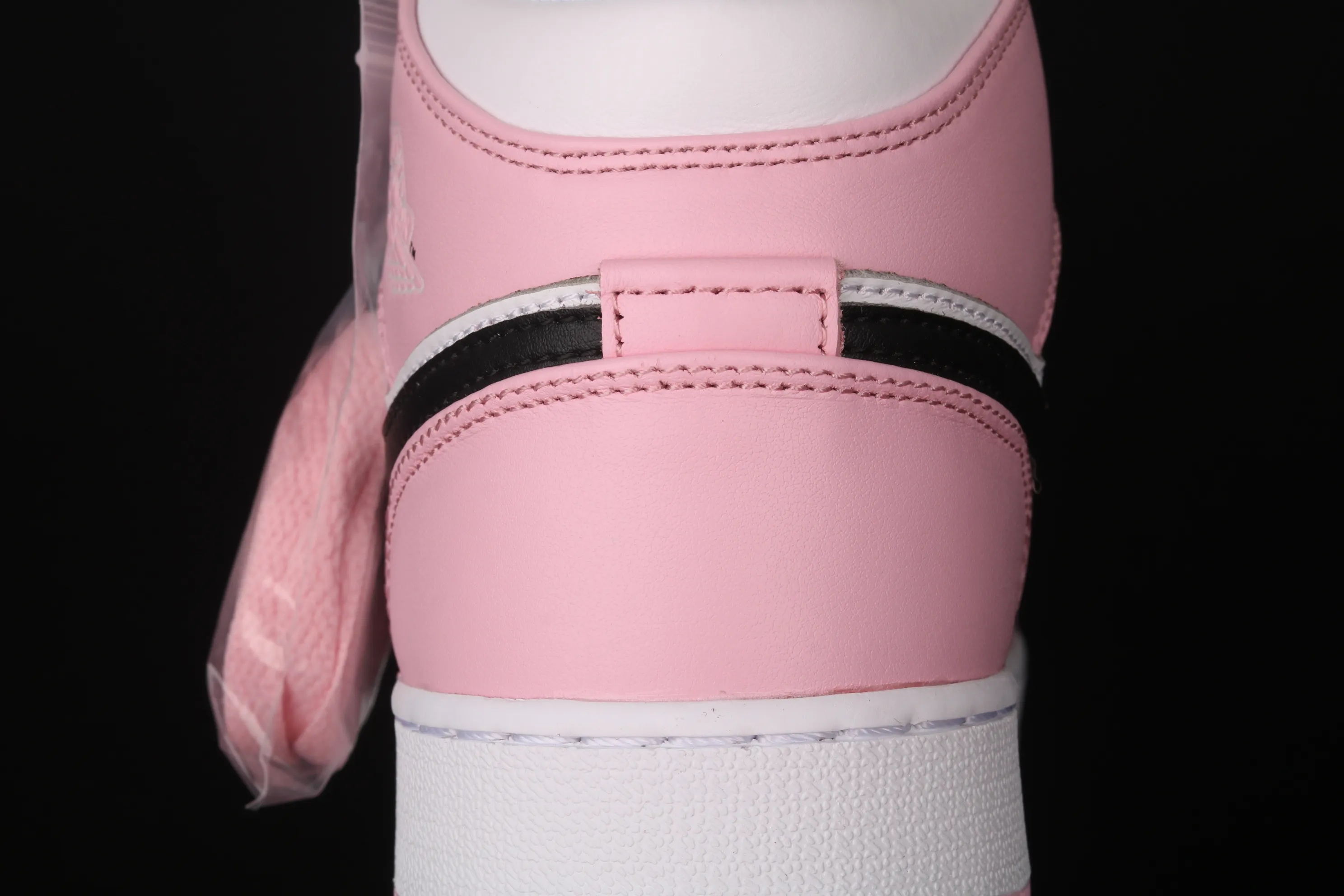 All categories Air Jordan Jordan series basketball shoes Air Jordan 1 Mid Air Jordan 1 Mid SE AJ1 Joe 1 white pink black hook Zhongbang basketball shoes BQ6472-500